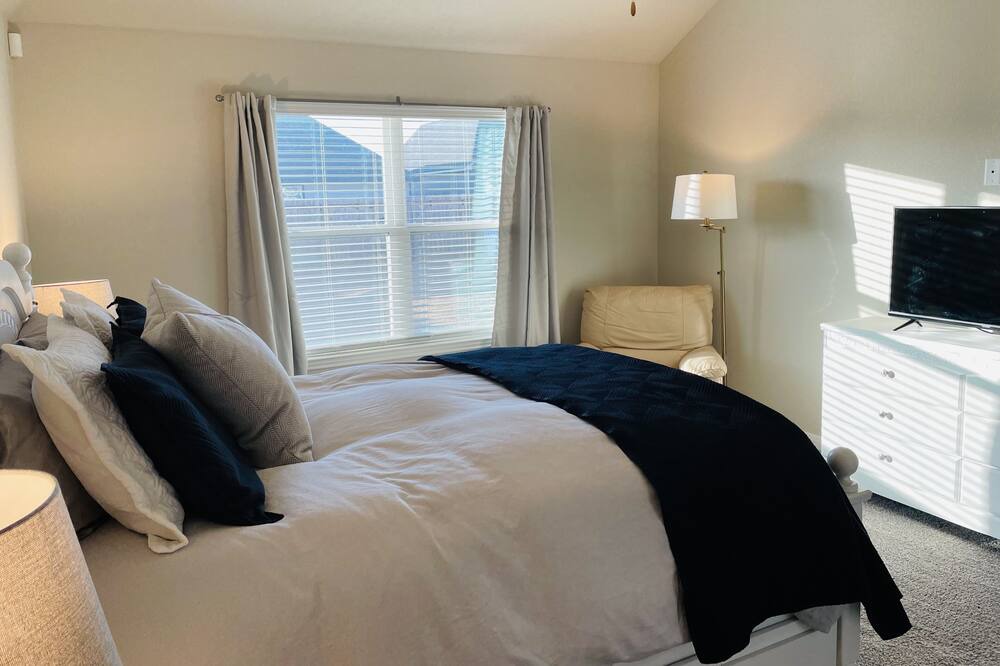 Photo of Bedroom in College Station