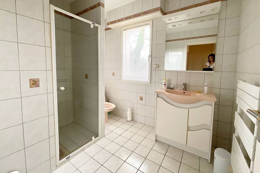 Photo of Bathroom in Basse-Goulaine