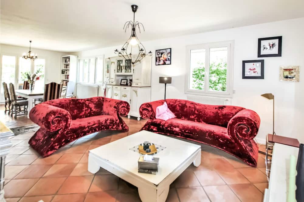 Photo of Bedroom in Corps