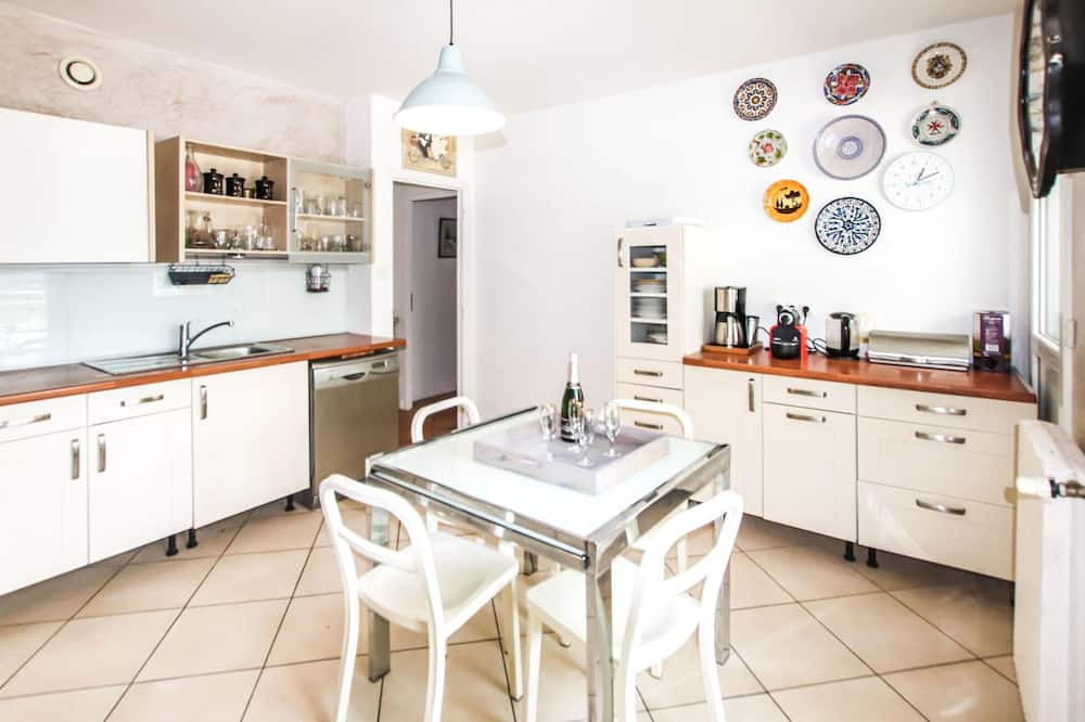 Photo of Others in Corps