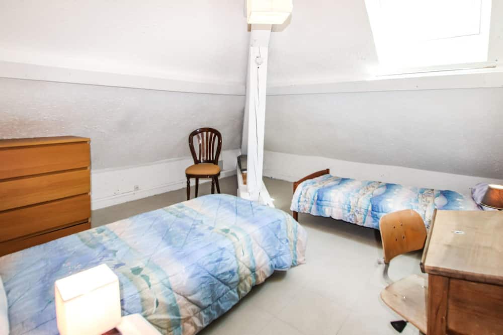 Photo of Others in Corps