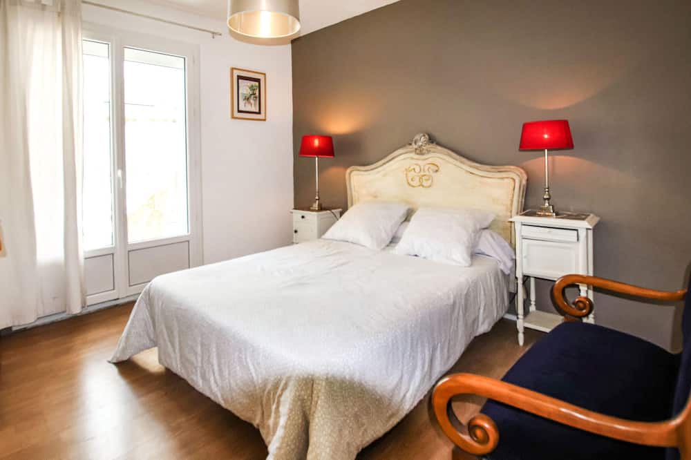 Photo of Others in Corps