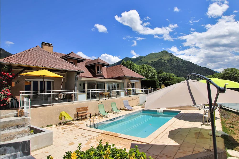 Photo of Outdoor in Corps