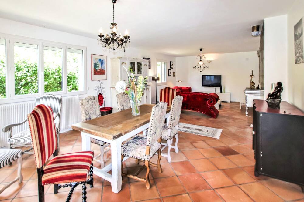 Photo of Bedroom in Corps