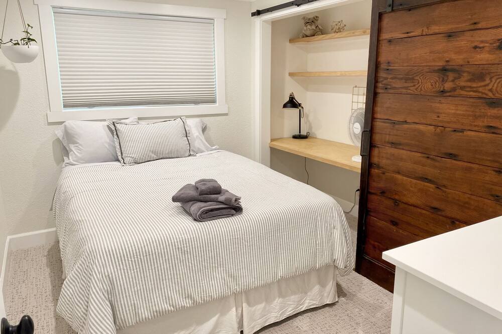 Photo of Bedroom in Eugene