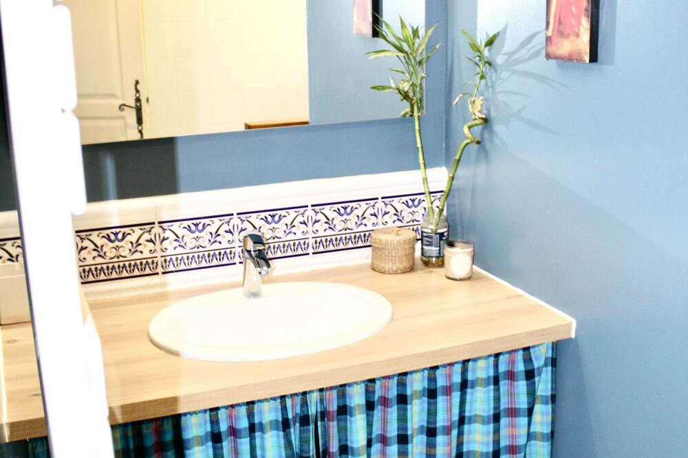 Photo of Bathroom in Peypin