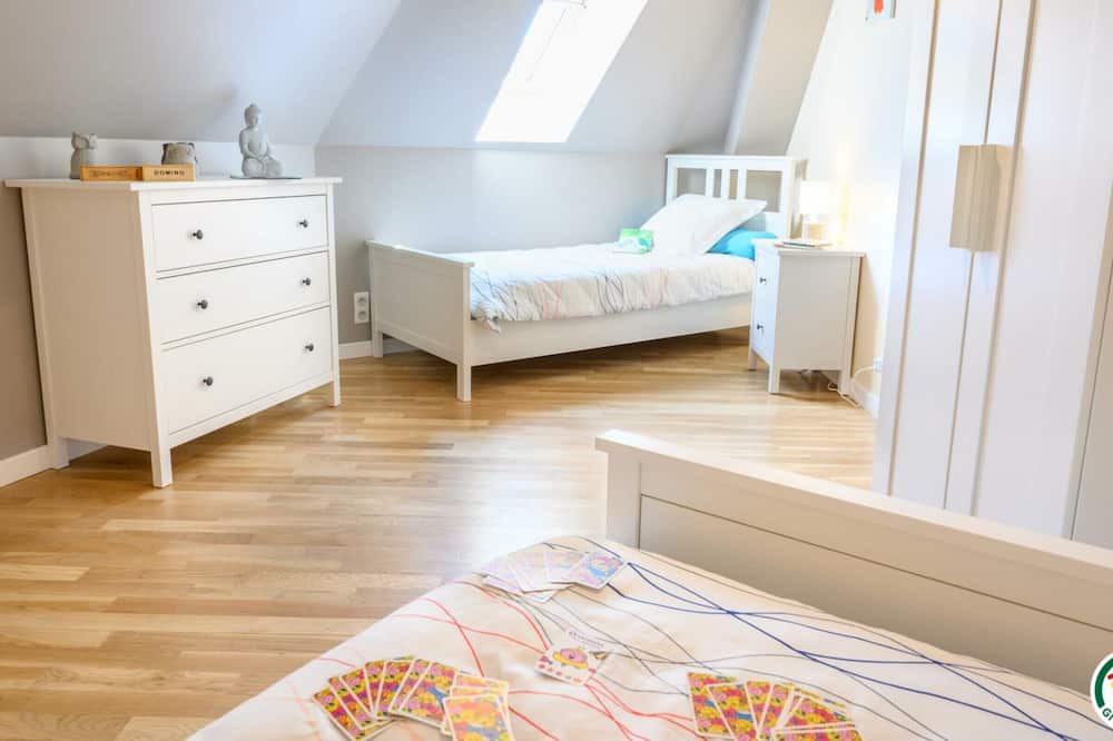 Photo of Bedroom in Eve