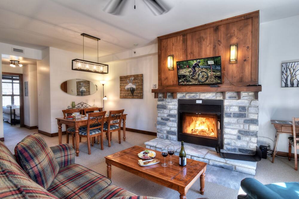 Photo of Livingroom in Tremblant-Les-Eaux