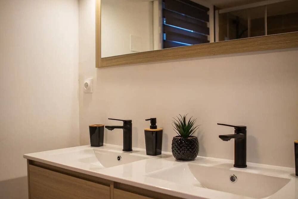 Photo of Bathroom in Miroir - Batignolles