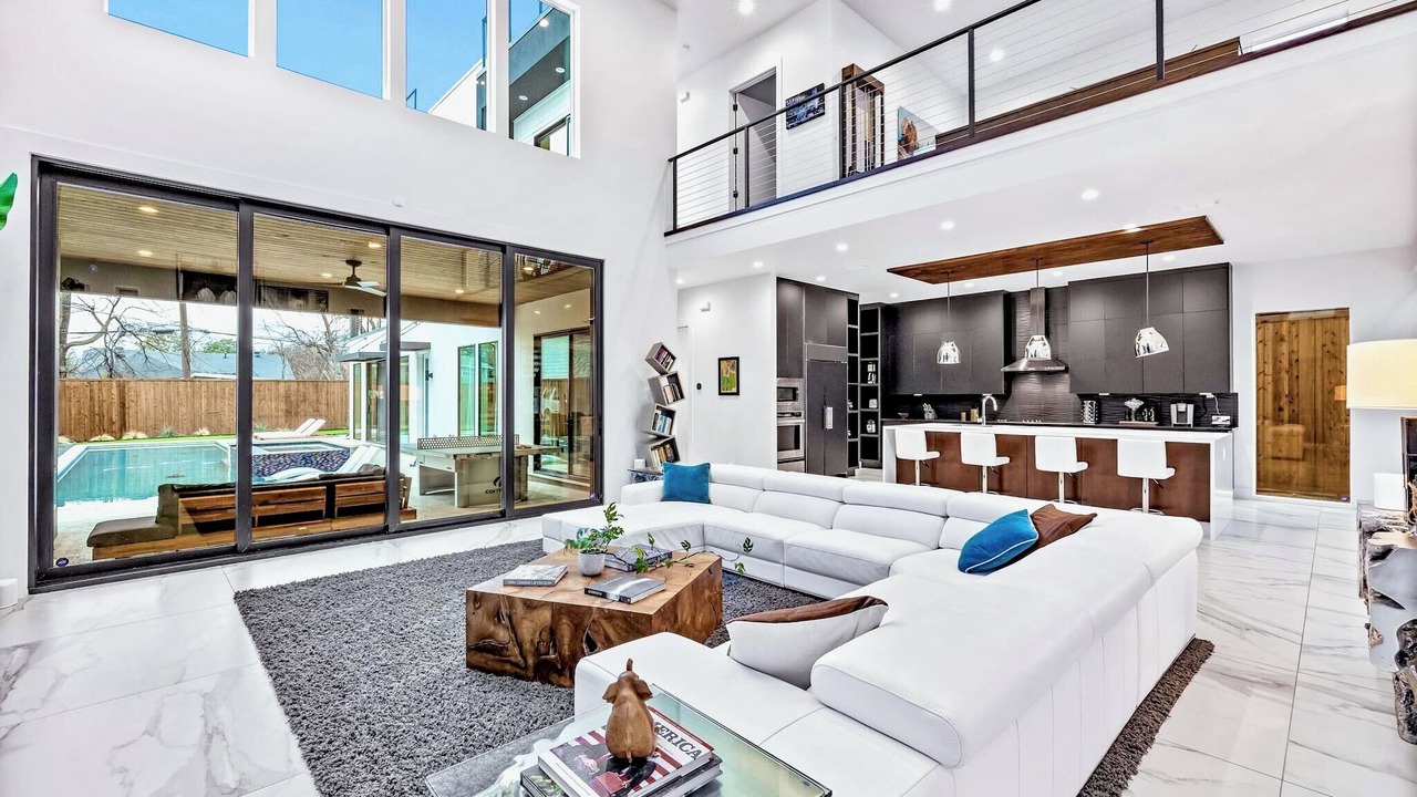 Photo of Livingroom in Knox - Henderson
