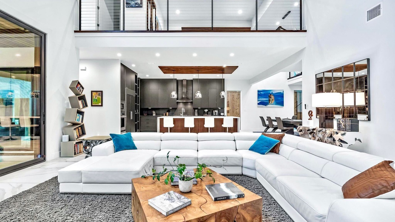 Photo of Livingroom in Knox - Henderson