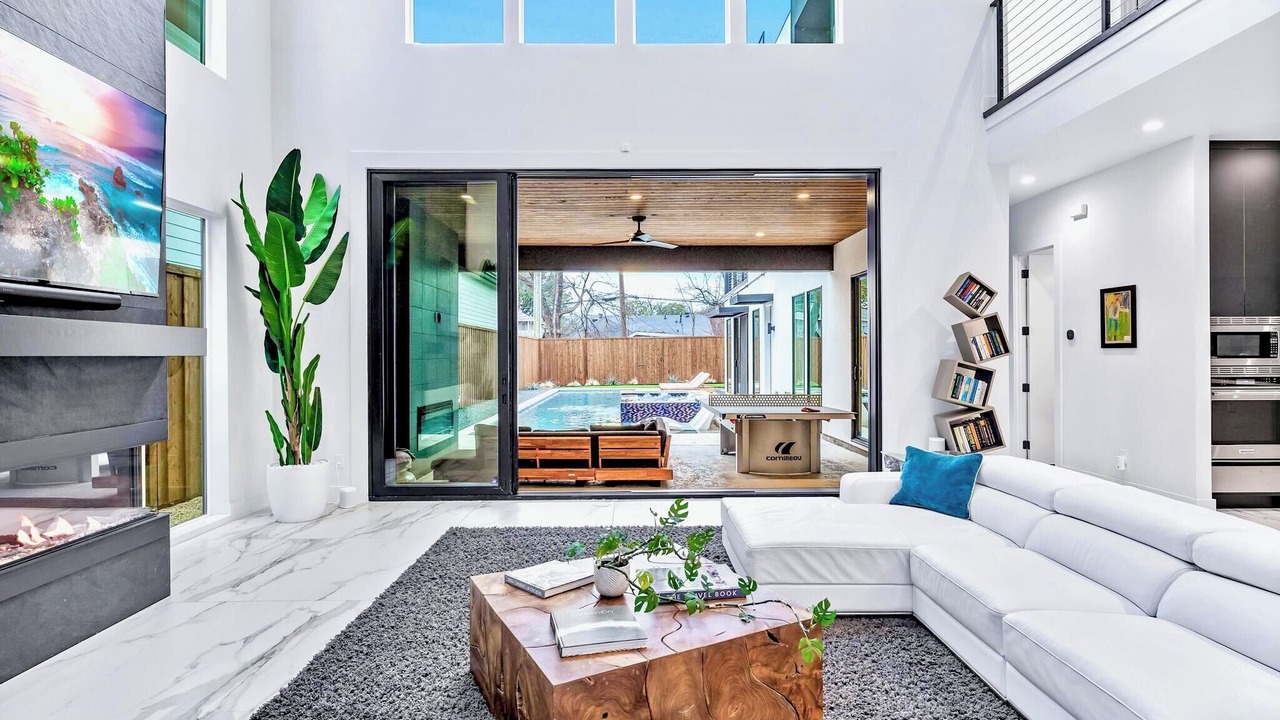 Photo of Livingroom in Knox - Henderson