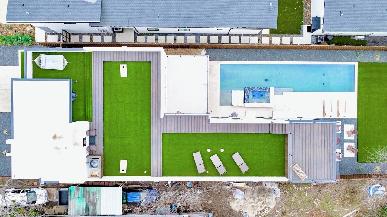 Photo of Outdoor in Knox - Henderson