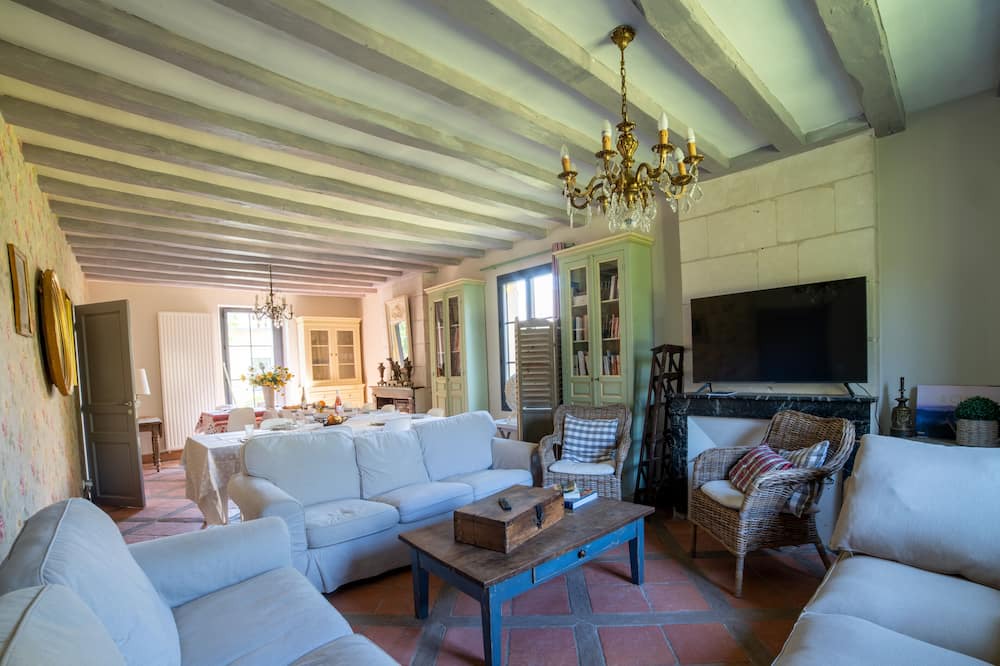 Photo of Livingroom in Thilouze