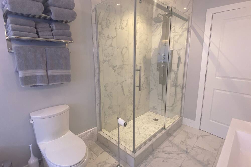 Photo of Bathroom in Plaisance