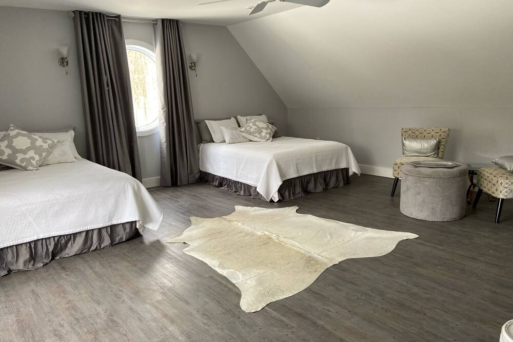 Photo of Bedroom in Plaisance