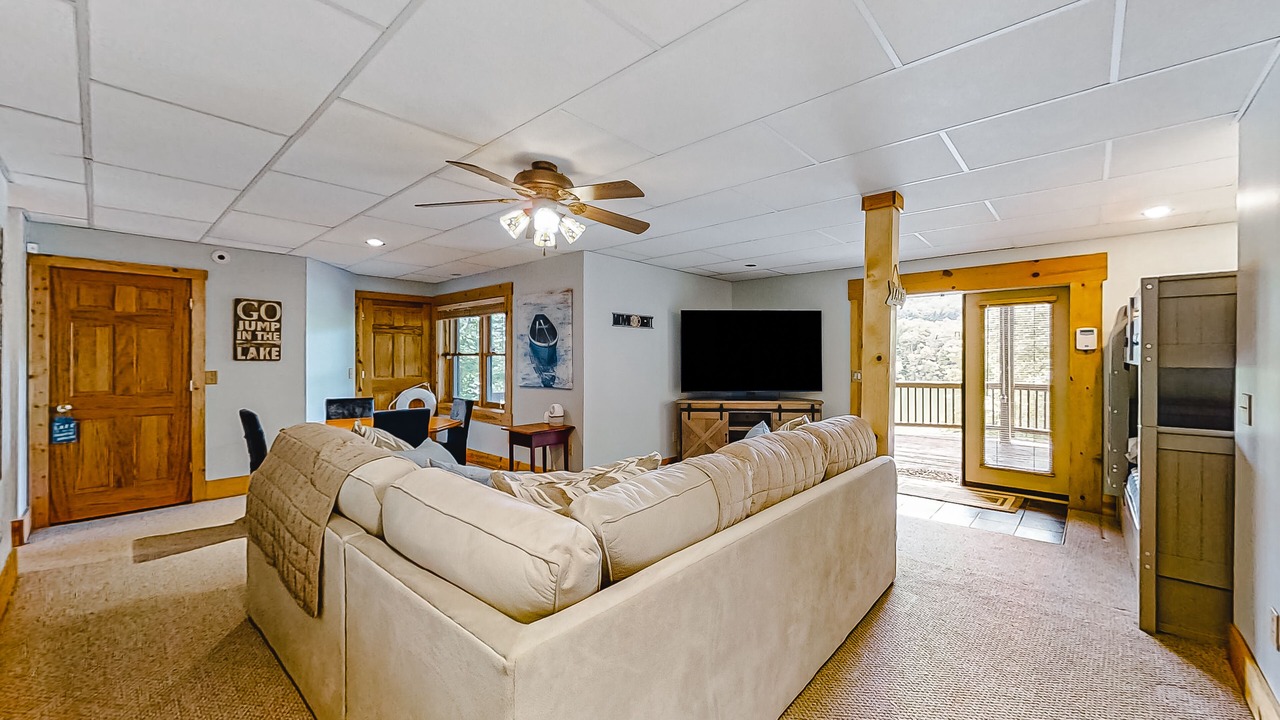Photo of Livingroom in New Tazewell