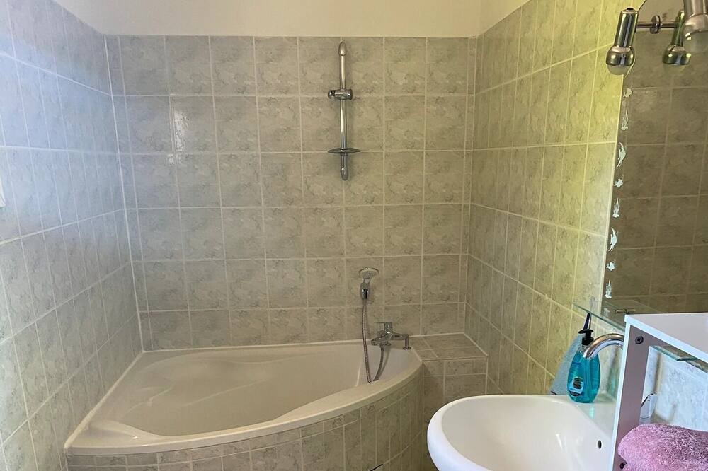 Photo of Bathroom in Sommieres