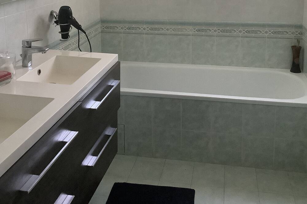 Photo of Bathroom in Saint-Paulet-de-Caisson