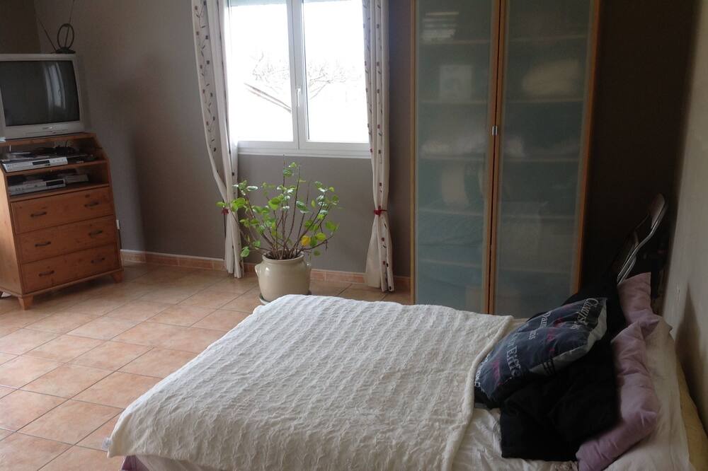 Photo of Bedroom in Saint-Paulet-de-Caisson