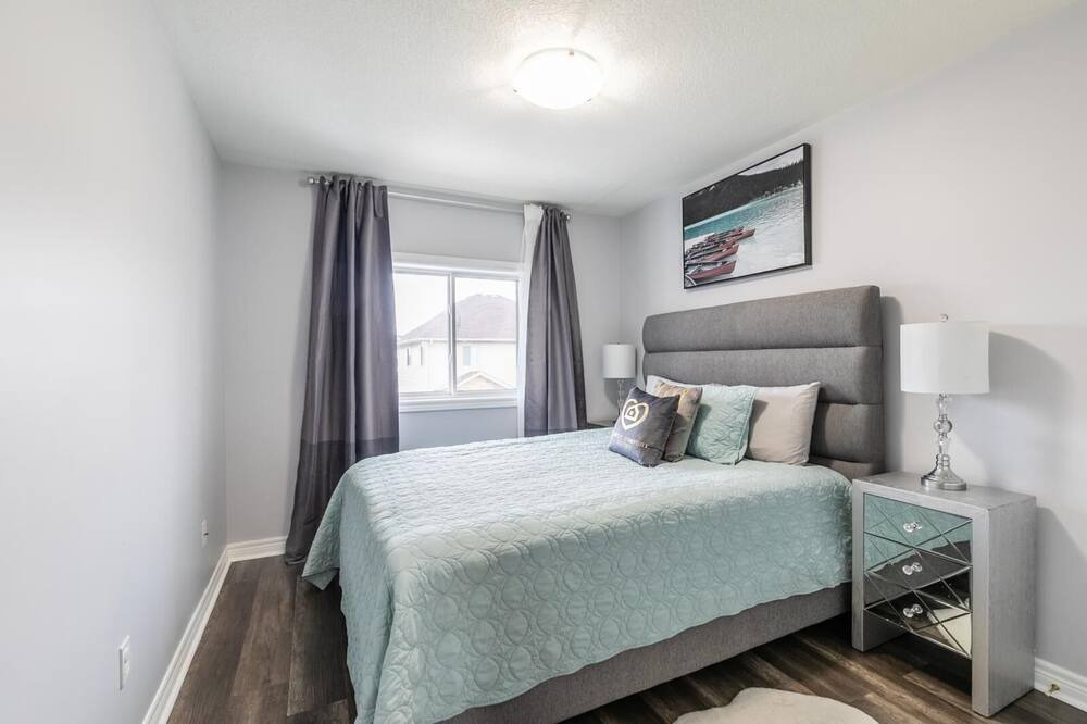 Photo of Bedroom in Stoney Creek