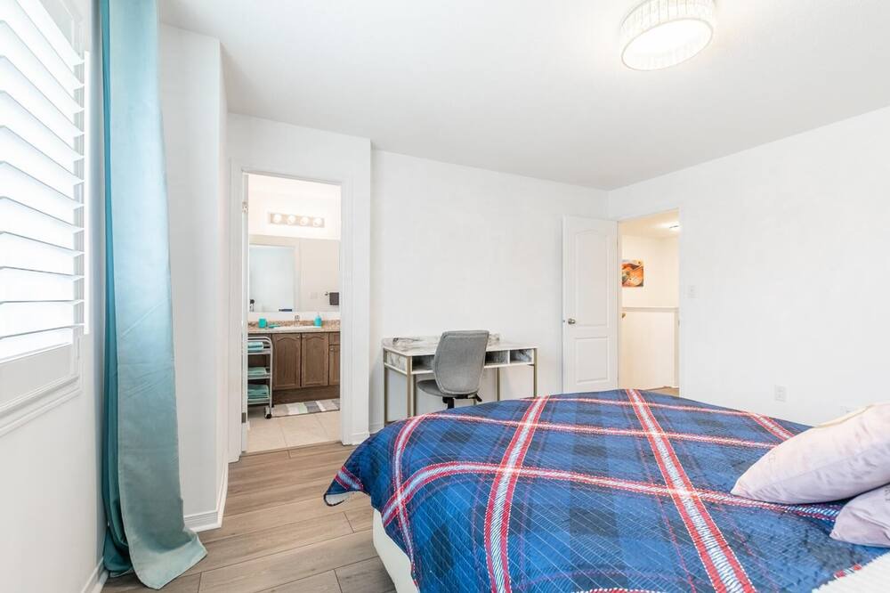 Photo of Bedroom in Stoney Creek