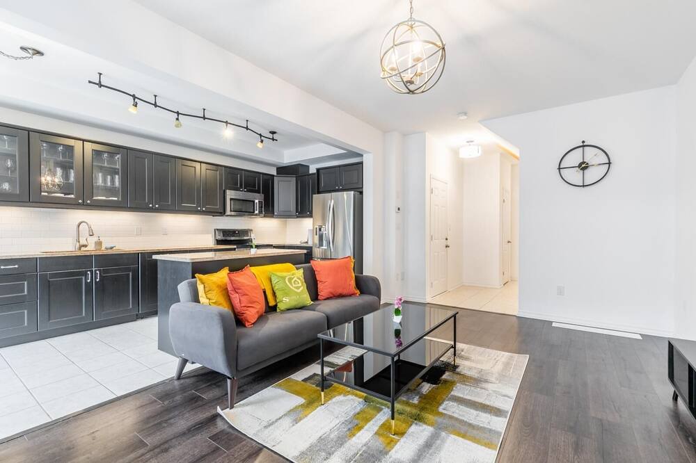 Photo of Livingroom in Stoney Creek