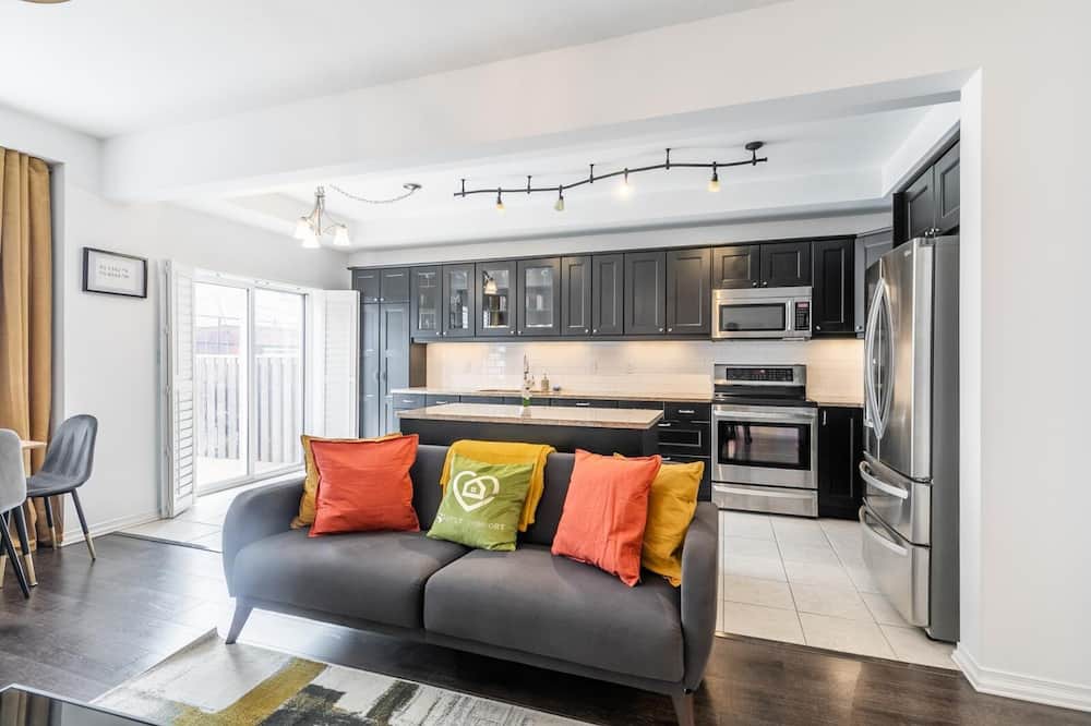 Photo of Livingroom in Stoney Creek