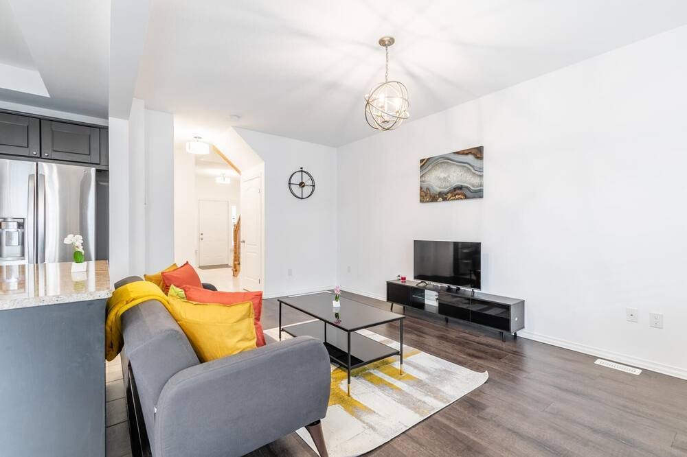 Photo of Livingroom in Stoney Creek