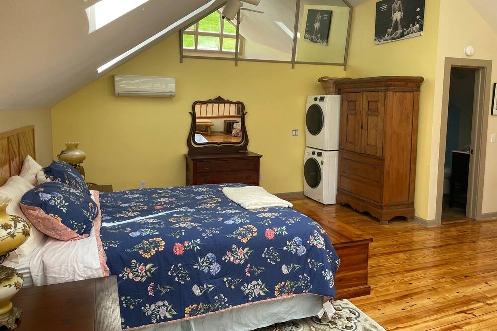 Photo of Bedroom in Spencer