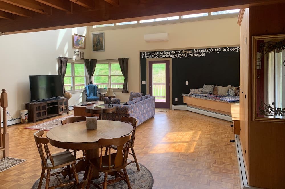 Photo of Livingroom in Spencer