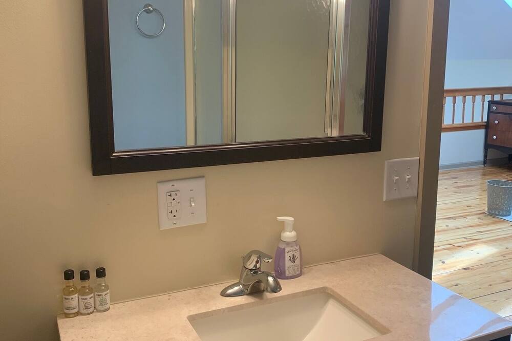 Photo of Bathroom in Spencer