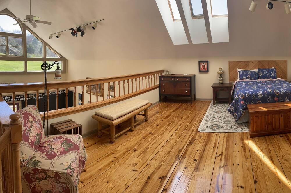 Photo of Bedroom in Spencer