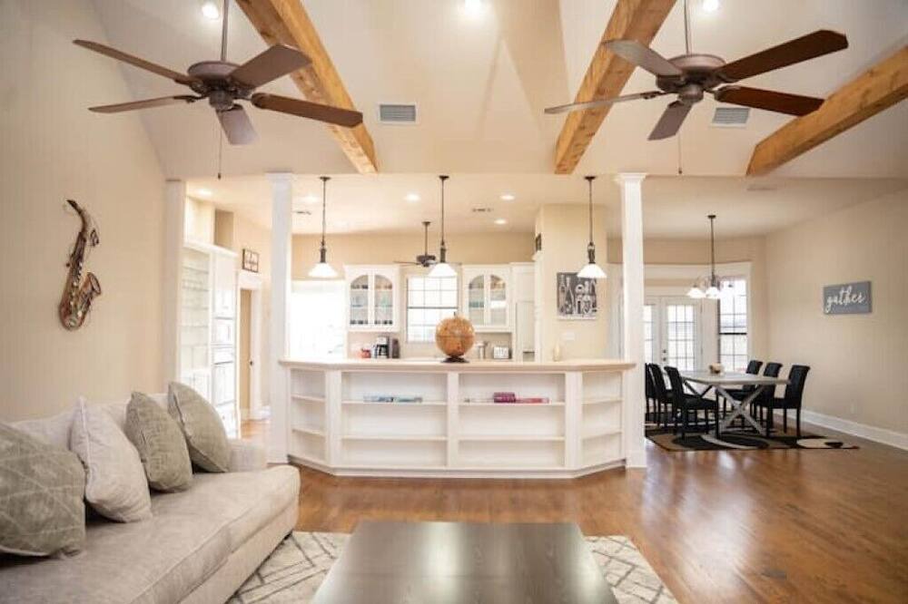 Photo of Livingroom in Era