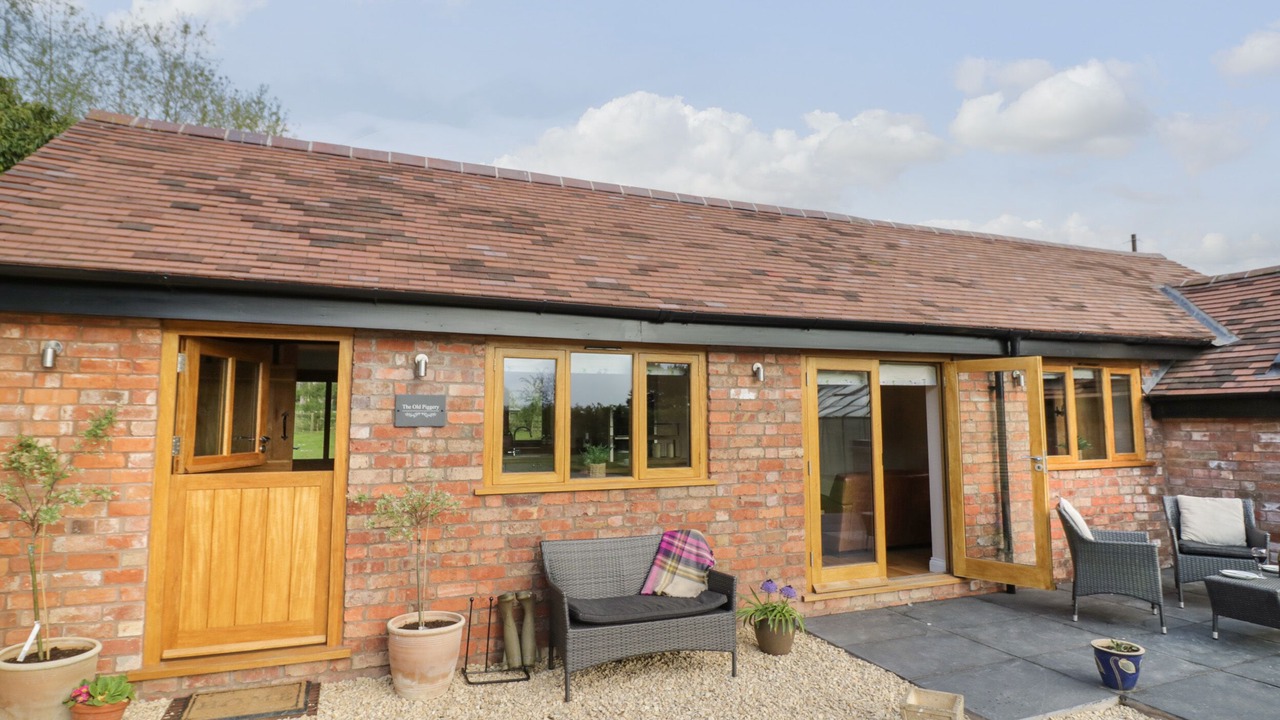 Photo of Others in Defford