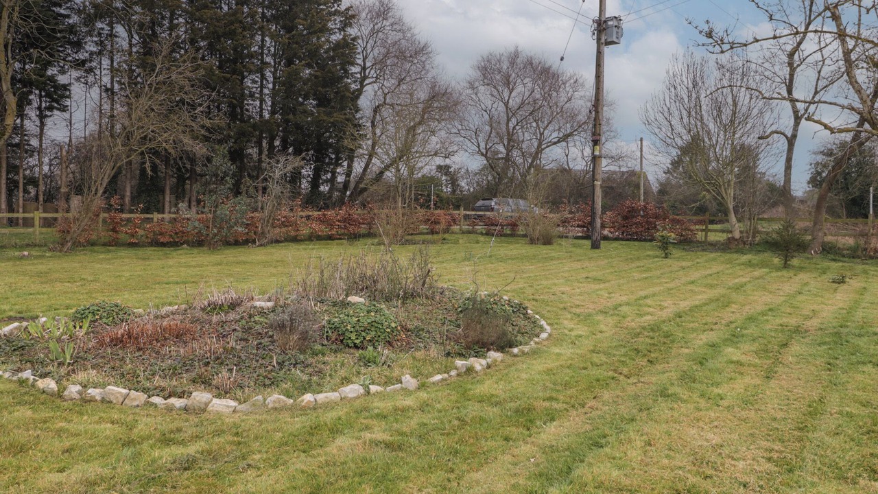 Photo of Others in Defford