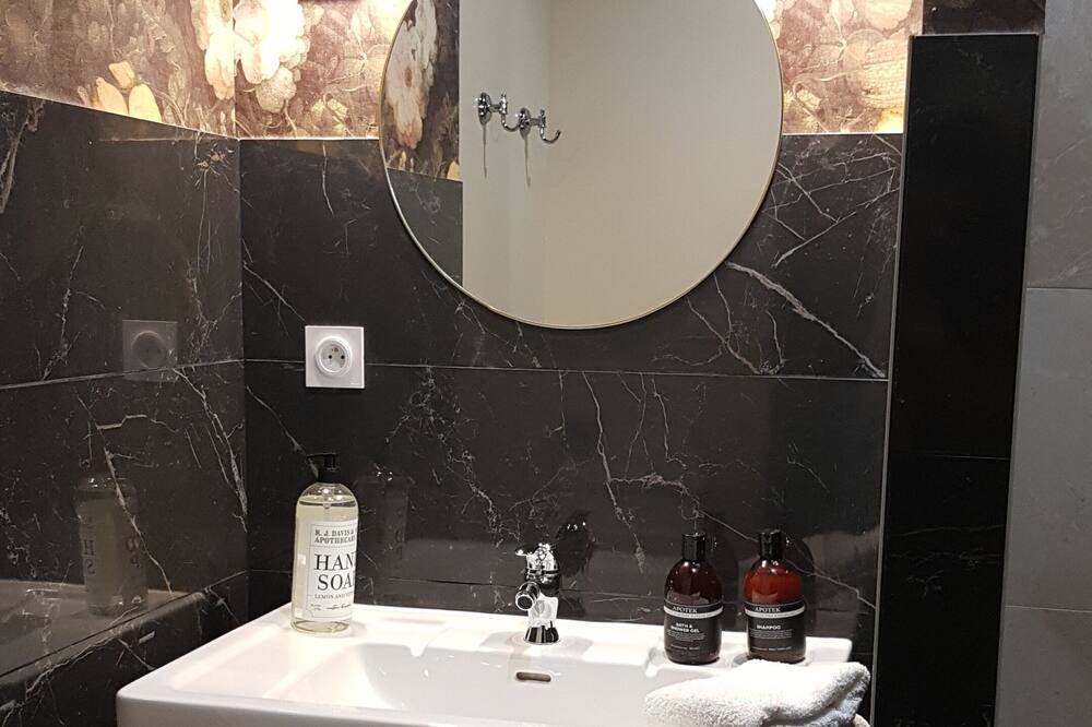 Photo of Bathroom in Ploermel