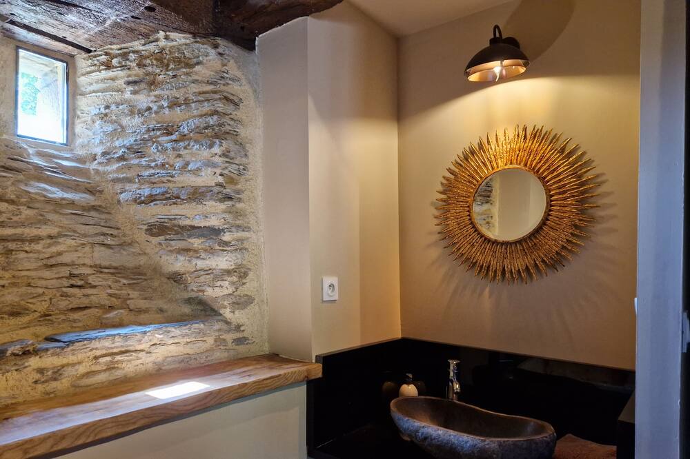 Photo of Bathroom in Ploermel