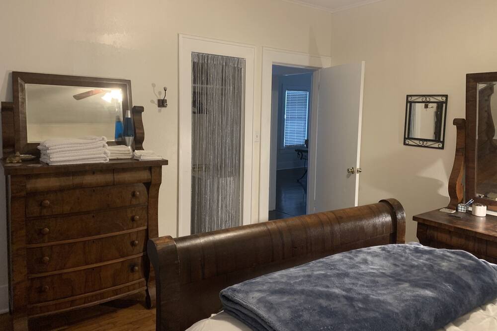 Photo of Bedroom in Batesville