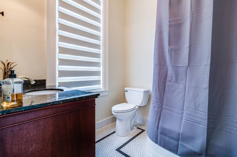 Photo of Bathroom in New Iberia
