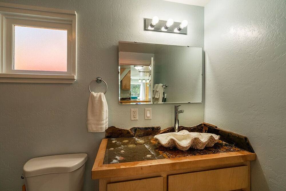 Photo of Bathroom in Westhaven-Moonstone
