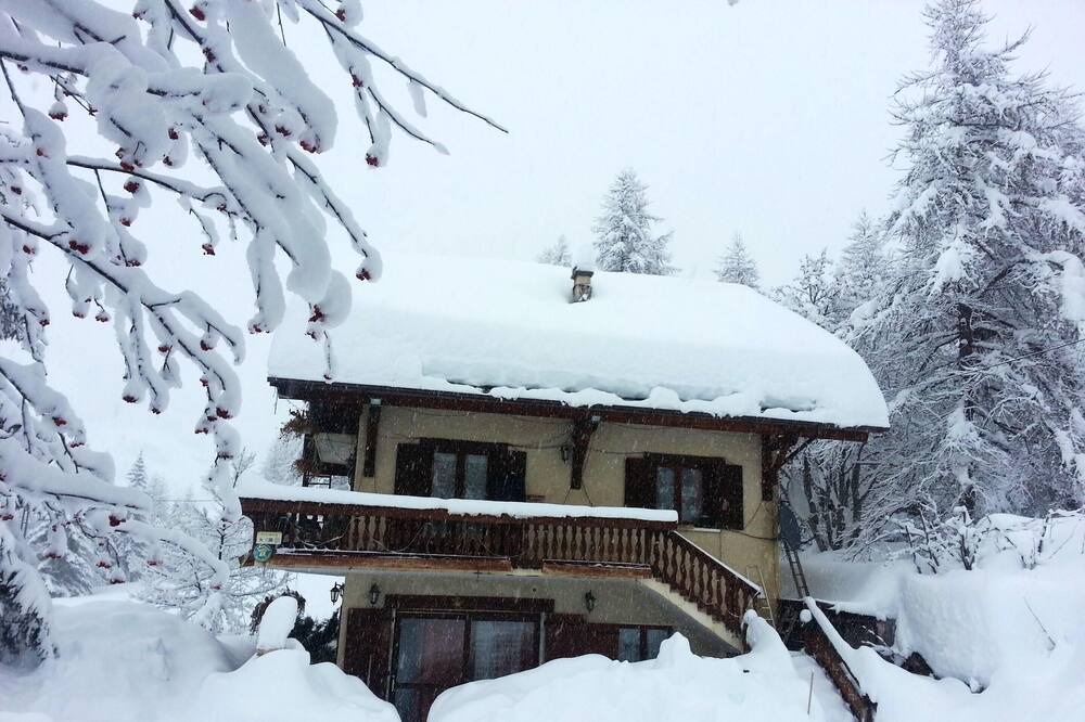 Photo of Outdoor in Esteng