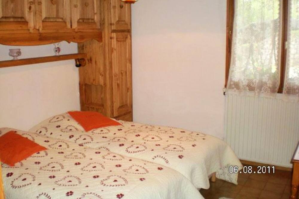 Photo of Bedroom in Esteng