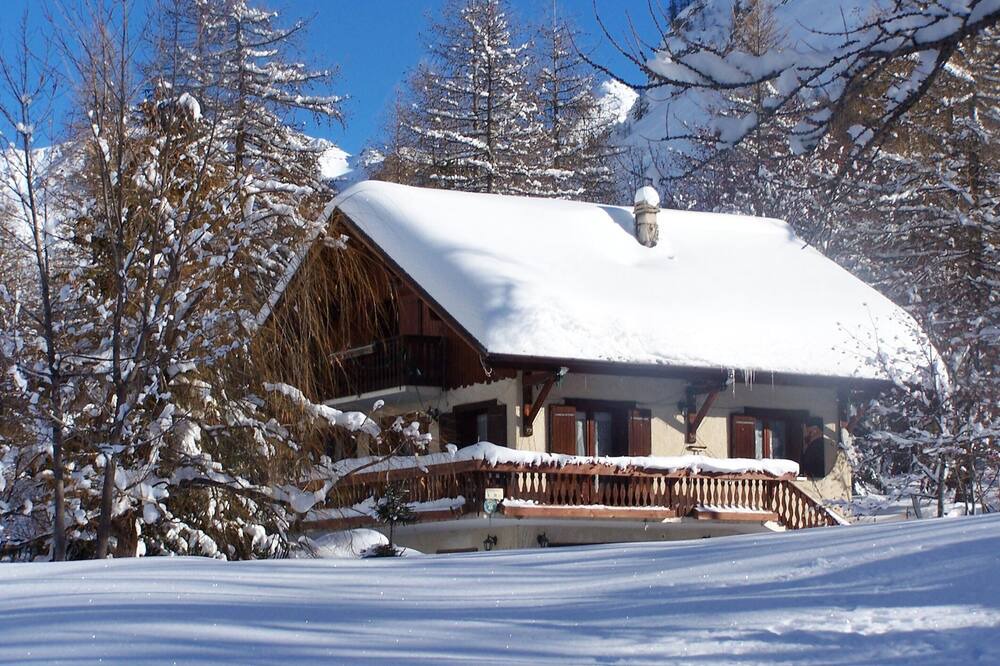 Photo of Outdoor in Esteng