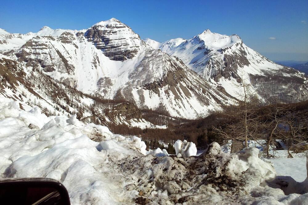 Photo of Outdoor in Esteng