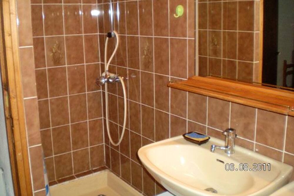 Photo of Bathroom in Esteng