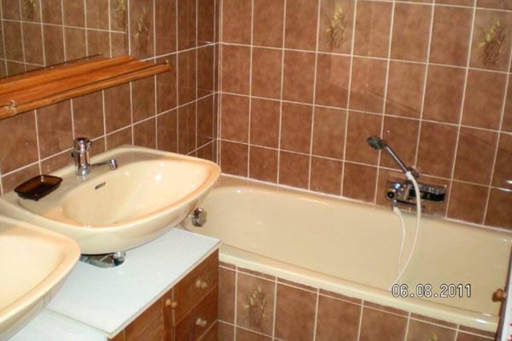 Photo of Bathroom in Esteng
