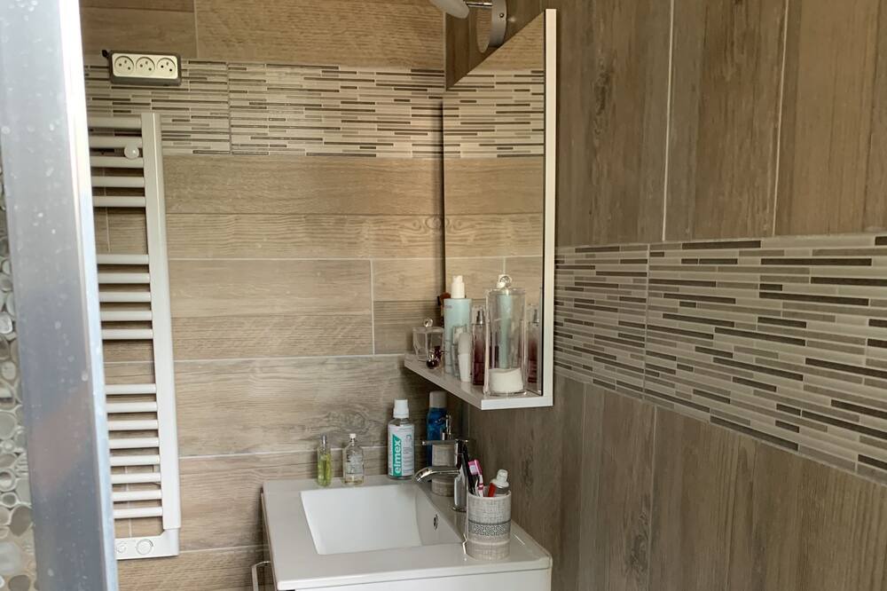 Photo of Others in Gastes