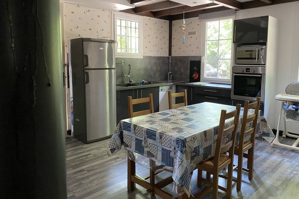 Photo of Others in Gastes