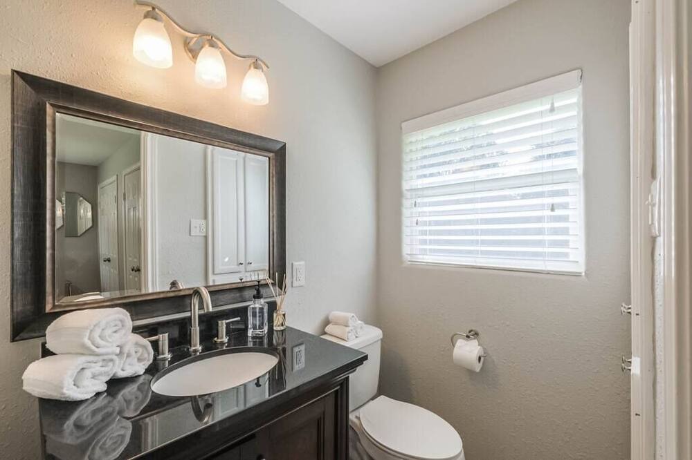 Photo of Bathroom in Spring Branch West